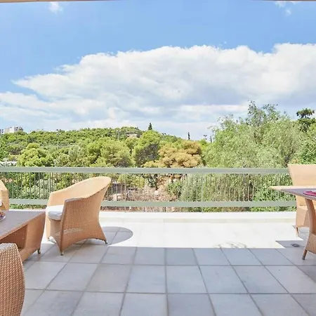 Apartamento Pristine Penthouse With A Spacious Balcony View Atenas