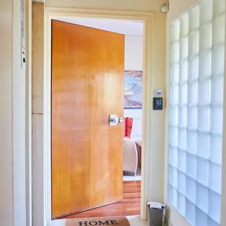Pristine Penthouse With A Spacious Balcony View * Atenas